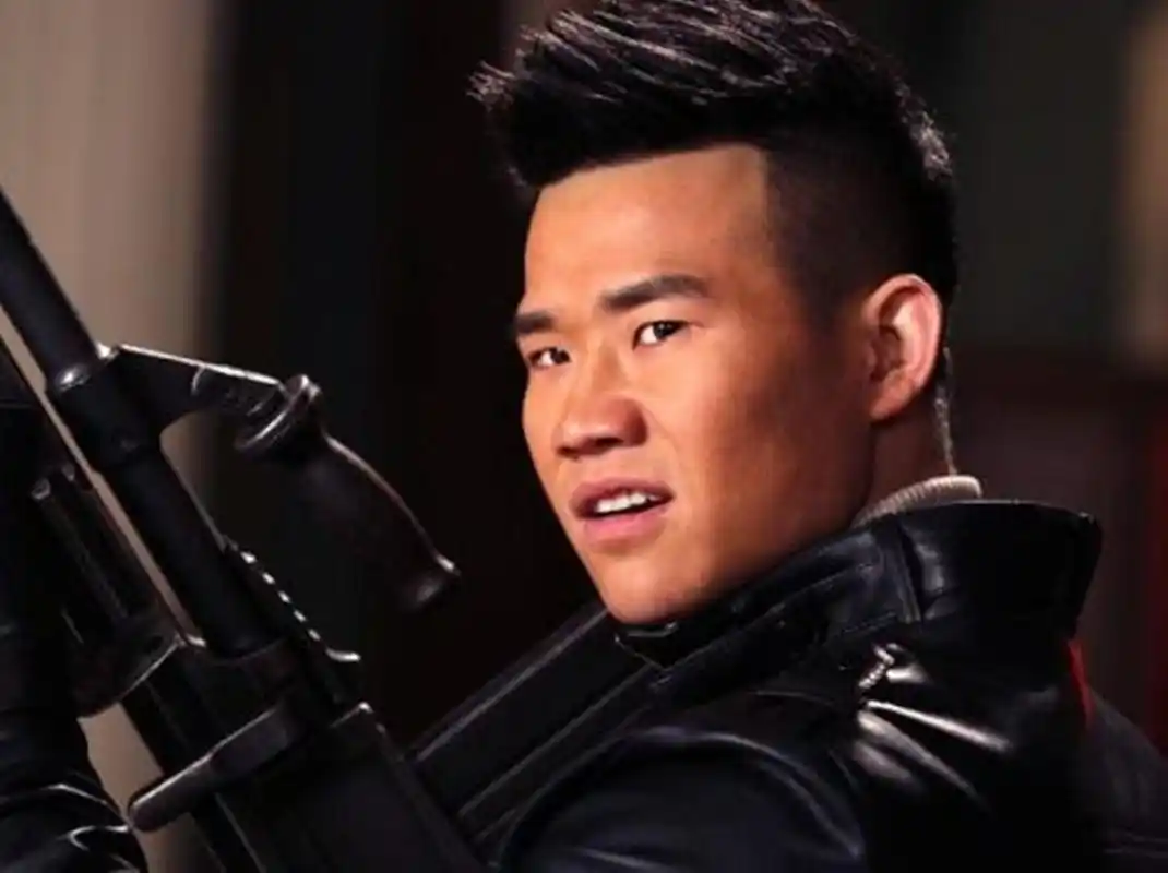 嘎子哥筹集两千万拍电影票房要超越吴京战狼导演韩兆表示质疑