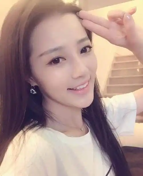 张冉怡——辛奴张怡然1990年出生,在《三生三世十里桃花》中饰演的是