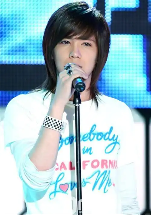 李弘基出道时的发型叫什么