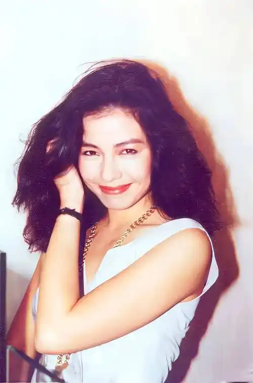 香港第一美人近况曝光:63岁无儿无女,如今活成了这样……_钟楚红_比赛