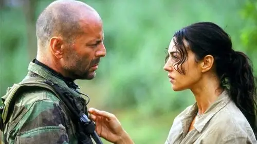 5分钟看完经典战争电影《 太阳泪》