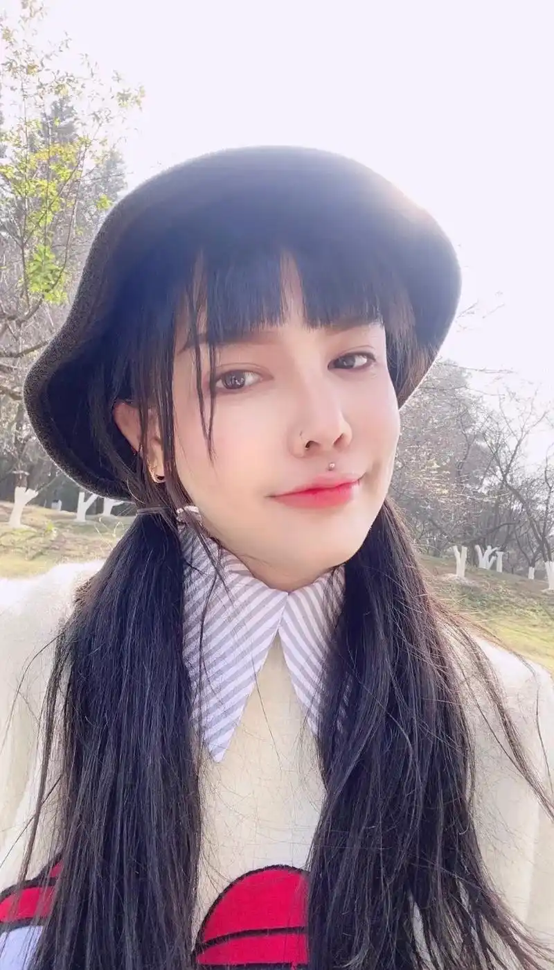 才艺主播 #颜值主播 忘记昨天的不愉快,睡一觉醒来又是开心 - 抖