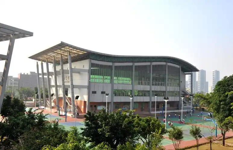 p>中山市卓雅外国语学校,它是由中山市骏建投资管理有限公司独资承办