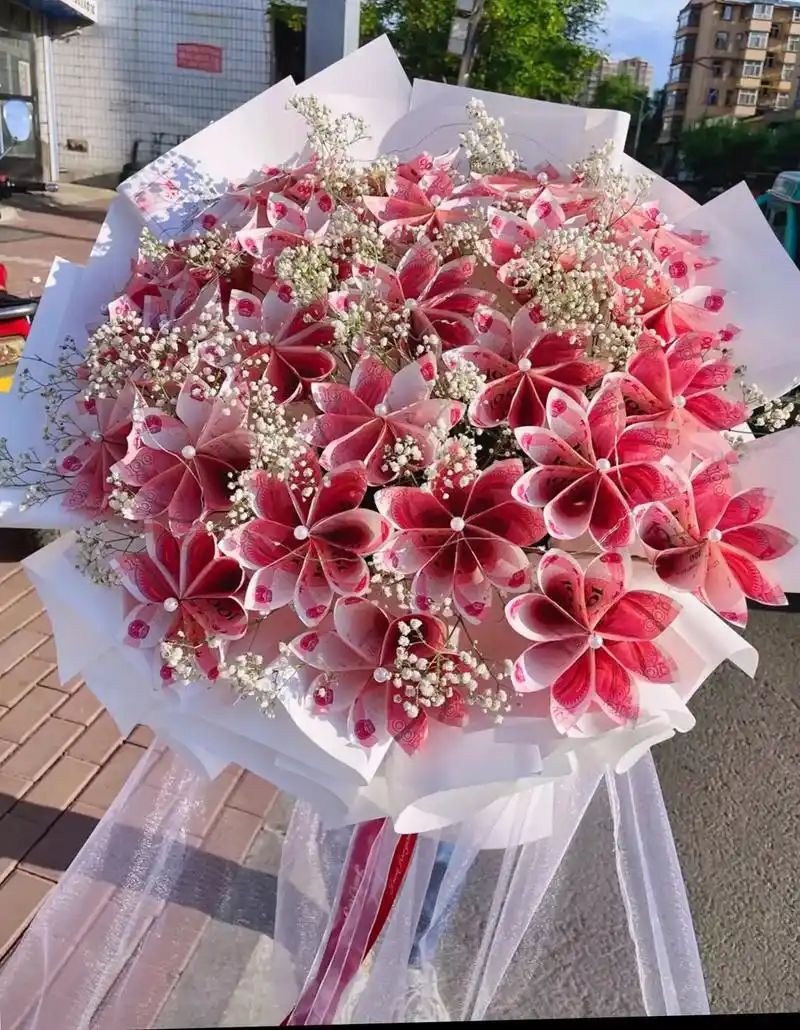 送你一束有钱花!#七夕的专属浪漫 #七夕情人节鲜花 #愿所有 - 抖音