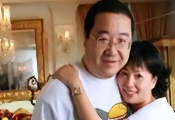 回顾梁欢:丈夫是英达,对宋丹丹有愧,如今儿子英如镝是我的骄傲