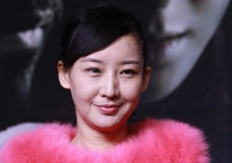 她搭档郭冬临登上春晚,曾爱选择放弃大好前程,退隐9年后复出