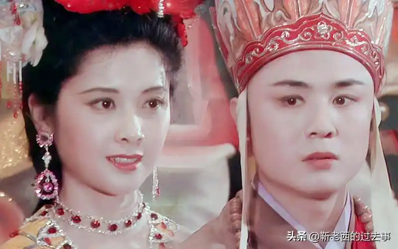 两人演技的表现一度让广大网友认为,朱琳和徐少华是不是真的恋爱了?