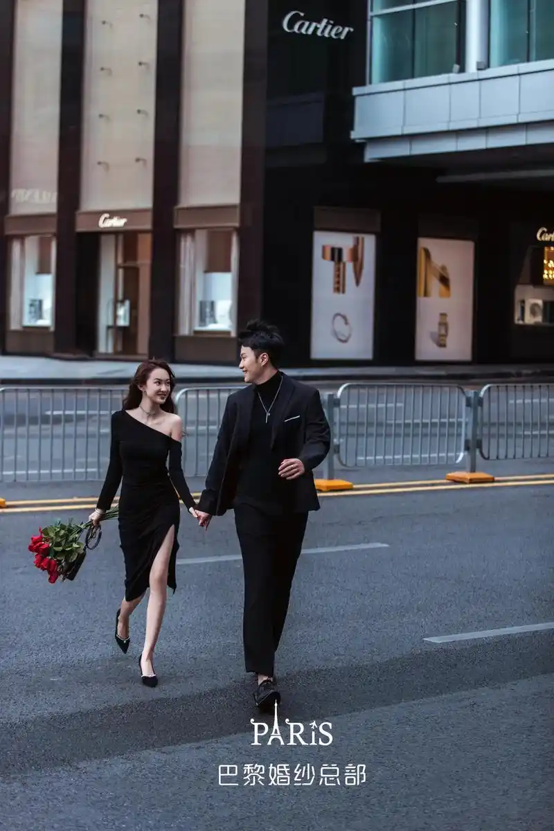 原创61黑色婚纱打造不一样的街拍时尚婚照.