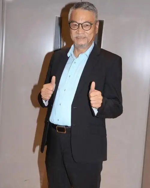 66岁吴孟达近照须发花白自曝高温天拍戏练八段锦抗三高