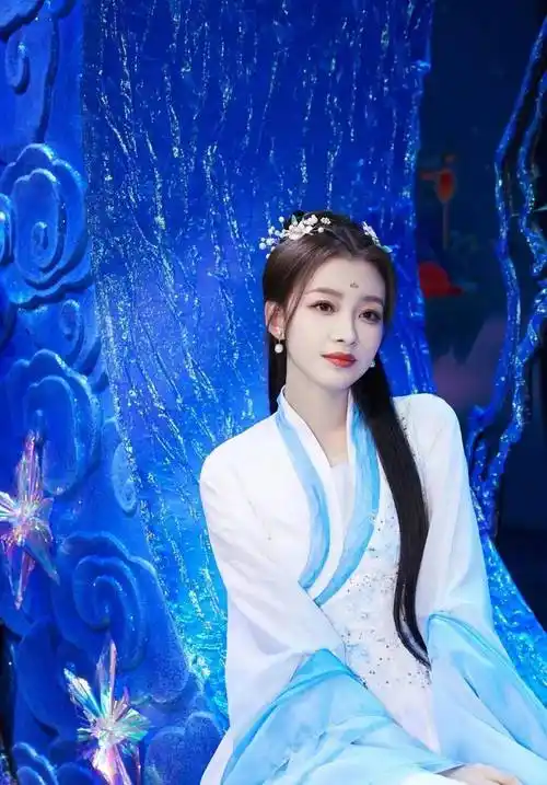 盘点国内女明星的古装白衣造型—一袭白裙 清丽脱俗 倾国倾城_整理_篇