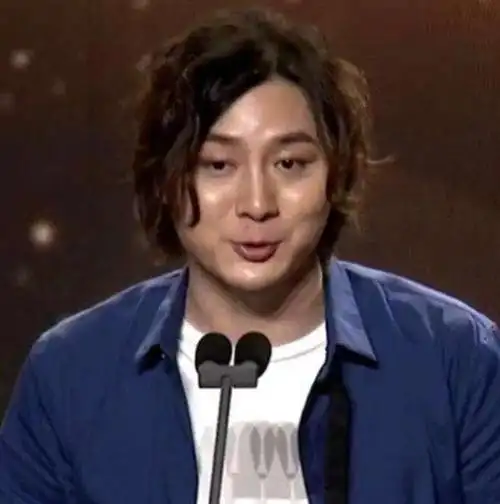 粉丝放出张大仙早期直播录像,胖了一大圈,网友怀疑是