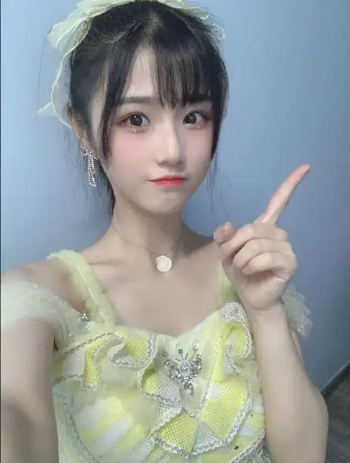 gnz48卢静个人资料因直播间喊救命啊事件再次走红卢静生活照图片