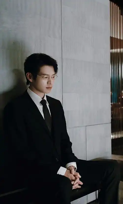 张真源穿了孟宴臣的衣服吗##张真源穿了孟宴臣的西装吗