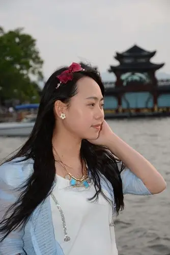 杭州西湖美女