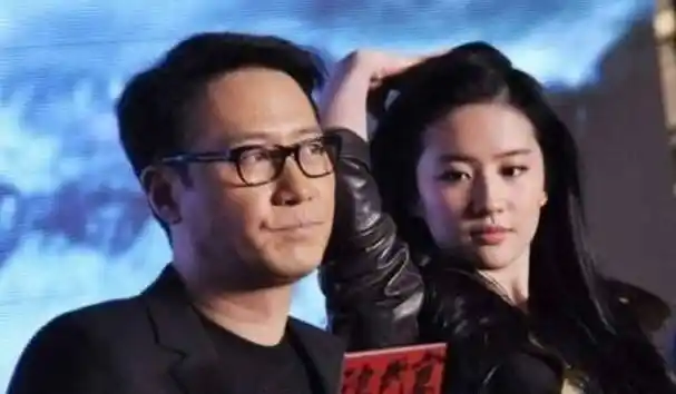 不管真相如何,反正从此以后,陈金飞的资源大都倾斜给了杨采钰,刘亦菲