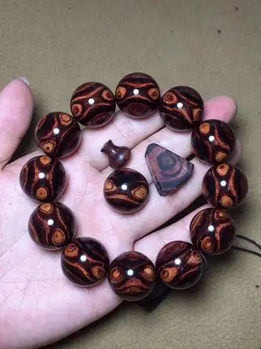 紫檀柳手串极品对眼纹理堪比海黄的手串