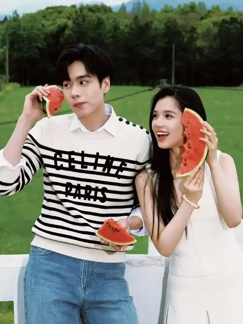 胡一天张婧仪双人写真