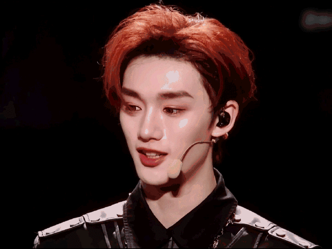 丁程鑫在演唱会上哭了