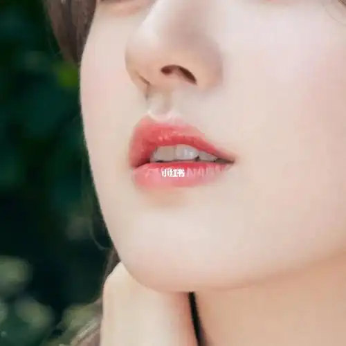 短翘深的人中沟真的是一种很娇俏甜美的存在_审美_美妆_彩妆_唇妆