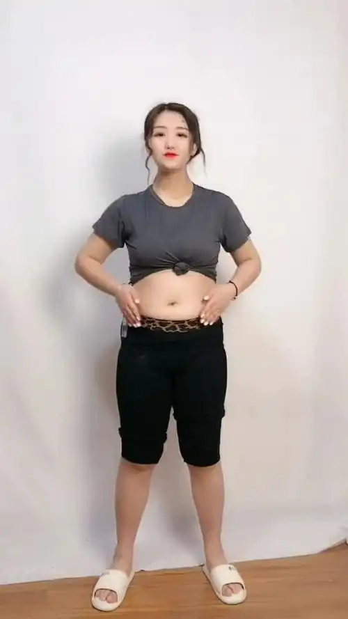 有肚子的女生这样穿,这个季节你是最漂亮的!