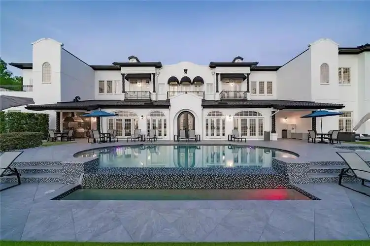 美国科技天才25岁成世界最年轻白手起家亿万富翁被酸是拜登造的假人