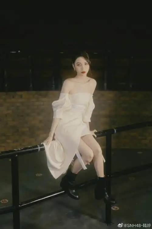 陆婷超话lt#陆婷毕业快乐#【毕业抽奖】转发本条微博祝福@snh48-陆婷