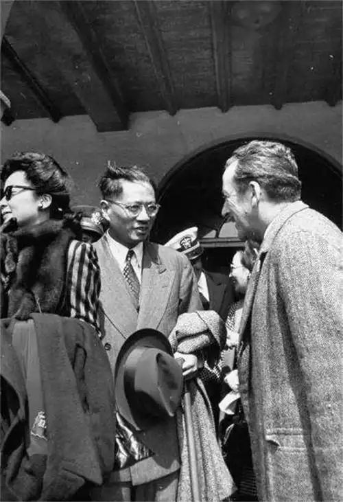 宋子文被蒋介石冷落,有人劝他求助宋美龄,宋:我绝不会做这种事