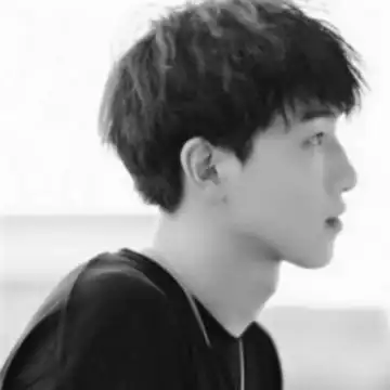 2019最新男生头像黑白侧脸伤感众口难调过得开心就好