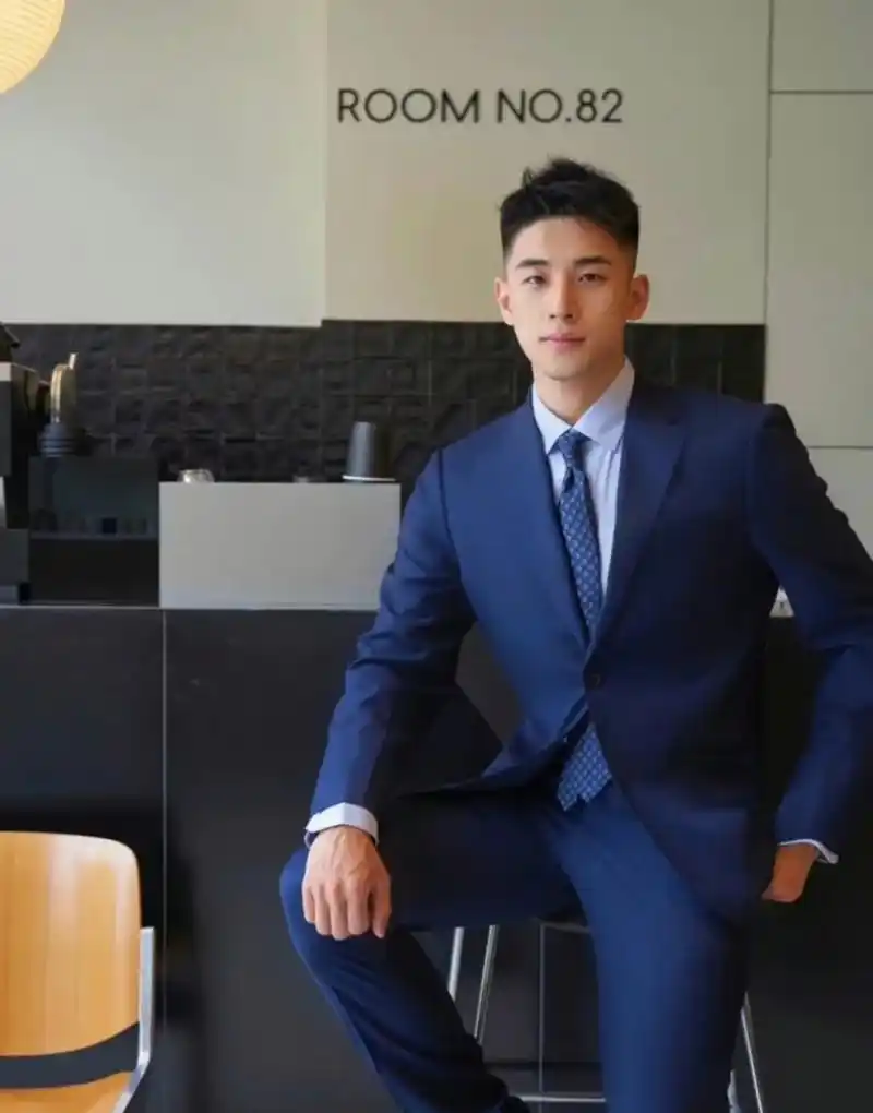 东北单眼皮帅哥,少年感十足,身材和肌肉比例刚好.