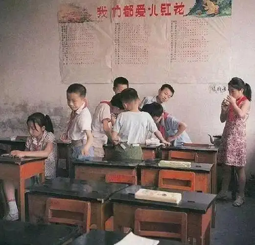 一组七八十年代中国老照片不胜今昔之感