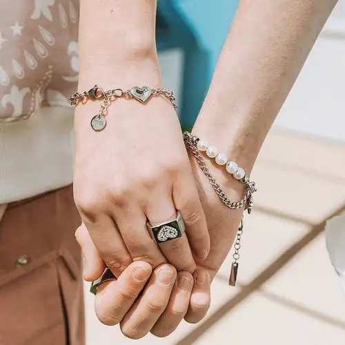 guuka潮牌珍珠情侣手链ins冷淡风小众设计嘻哈新款叠戴手链组合