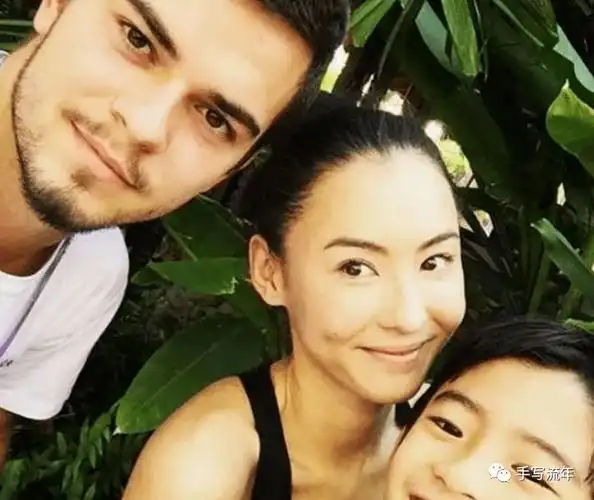 张柏芝三胎似混血?