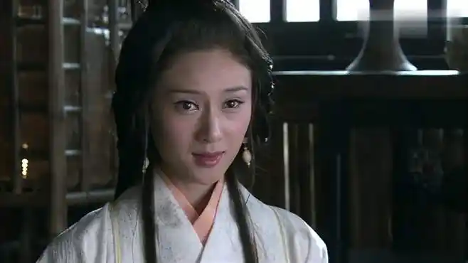 新三国:大乔小乔出场,孙策一见钟情,周瑜听曲得到老婆?