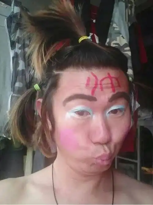 畸形的直播现象 扮丑自嘲套路粉丝无底线卖货现象何时休