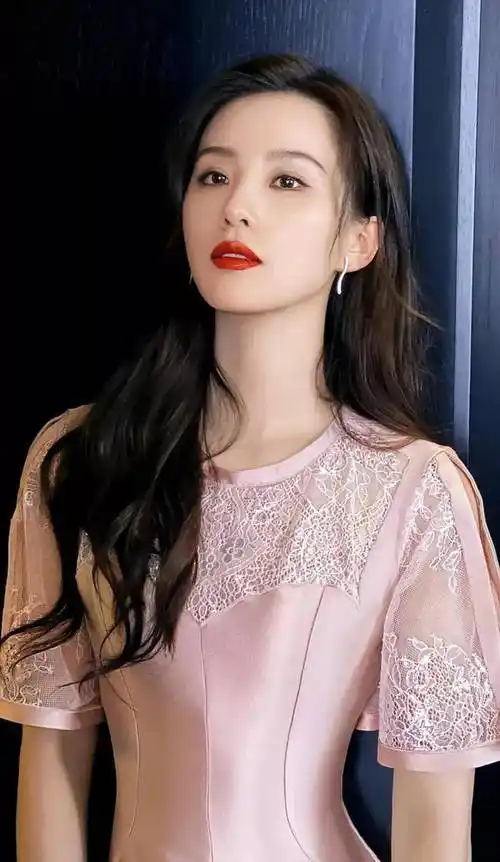 美女明星刘诗诗高清写真美图,肌肤胜雪,气质卓越_中国_女神_吴奇隆