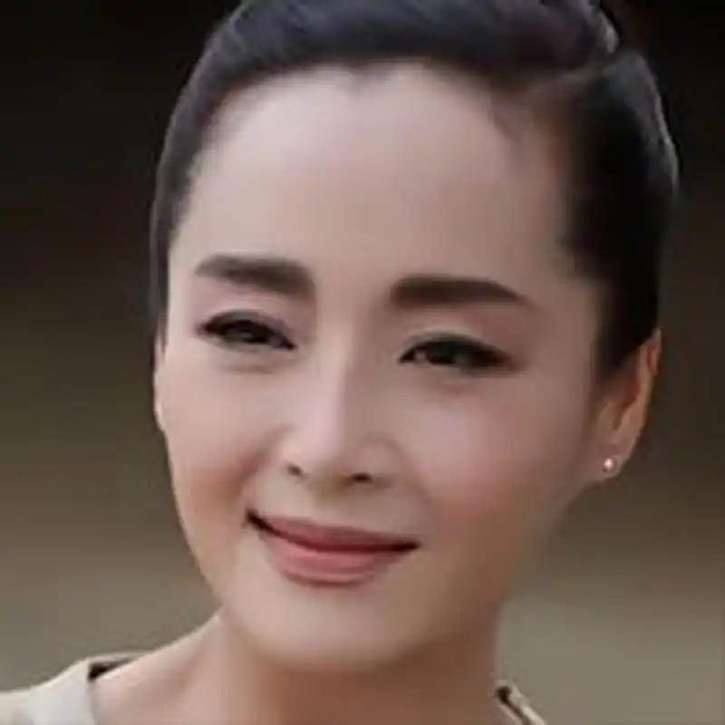 26岁的"苗翠花"恬妞嫁给了印尼亿万富翁叶聪豪.