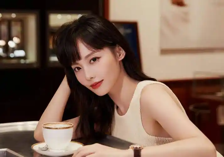 进了婆家门,不入婆家眼的5位女星,个个面容姣好,境遇却大不同_张嘉倪