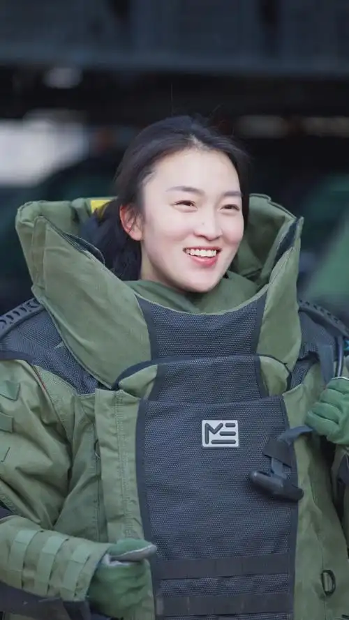 成都特警之铿锵女警