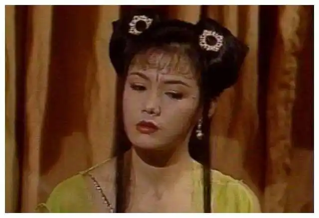 4年前,孟庭丽因劳累过度,在片场倒地不起,挣扎11天后宣告死亡