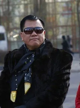 流氓大亨万梓良名气不输周润发如今患病苍老认不出