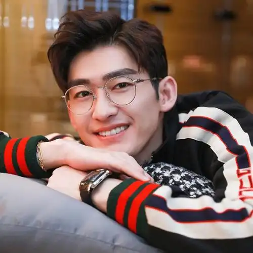 张翰图片_微信头像男图片_扣扣居