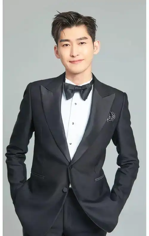 逐渐打开外壳的张翰现在内心够强大了对自己所做的事情很自信