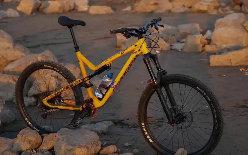 看门狗v4.2 commencal v4.2 软尾山地车静态展示