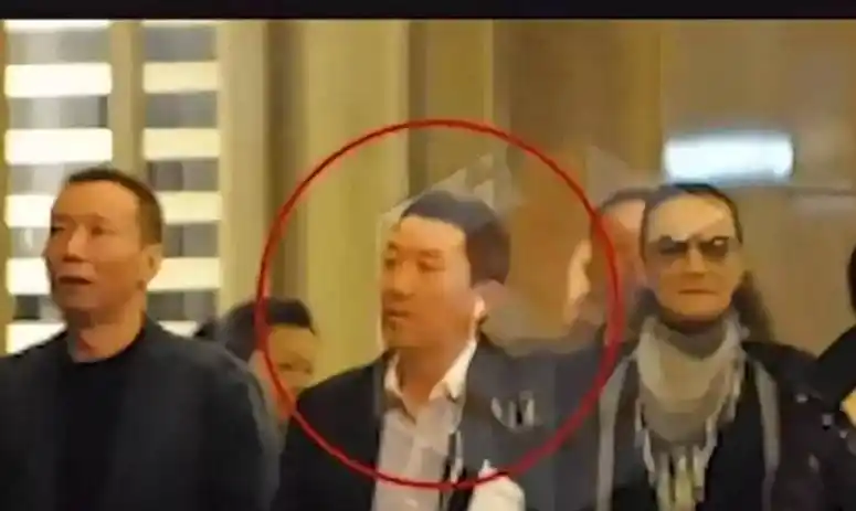 可两人交往不到三个月,孙东海就撕破了之前温柔的假象,露出了真面目