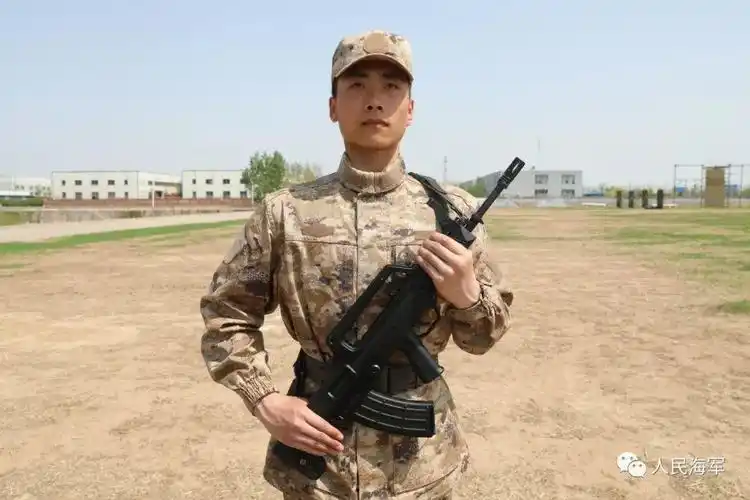 授枪你手握钢枪的样子真帅