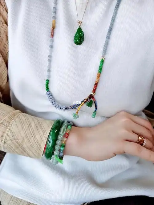 翡翠  #配饰分享  #翡翠手镯  #冬季穿搭  #项链  #手串  #手链