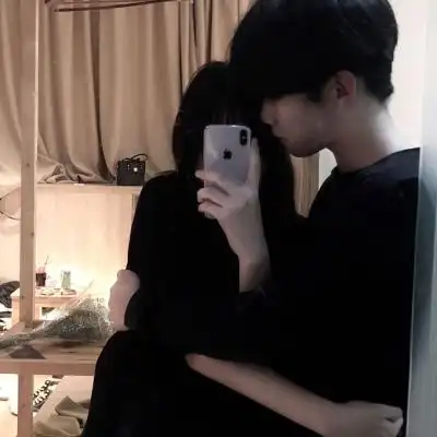 真人恩爱一对两张情侣头像