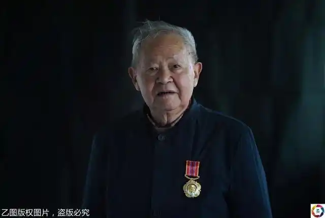老兵的微笑让人动容,一组老兵肖像,时隔5年少了十几人