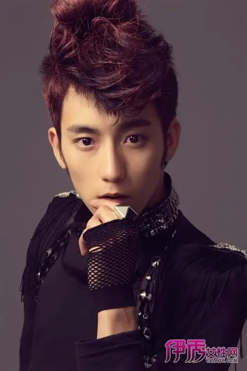 姜潮整容前照片 姜潮整容前后照片大不同