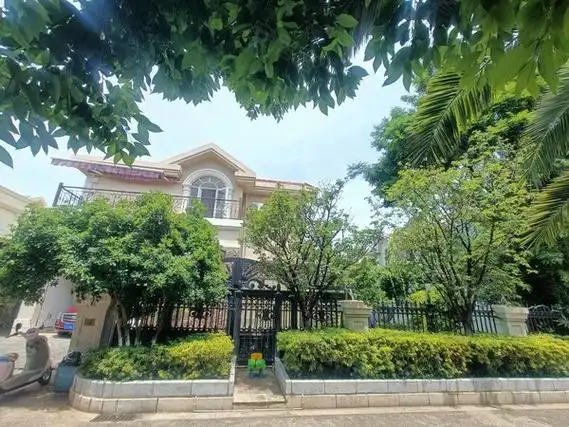 昆明西山滇池度假区黄金海岸别墅黄金海岸别墅 4室3厅2卫 311平 豪华